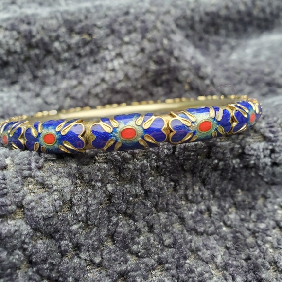 Vintage decorative enamel w/ gold tone bangle - Picture 3 of 12